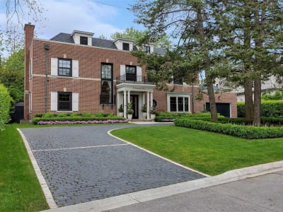 Luxury estate at 31 Sandringham Drive, Toronto — photo 2