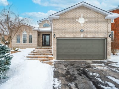 Luxury estate at 84 Sproule Drive, Barrie, ON — photo 1