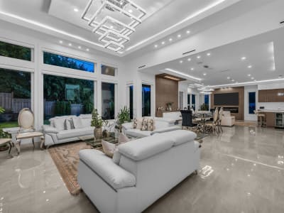 Luxury estate at 929 Canyon Boulevard, North Vancouver, BC — photo 14