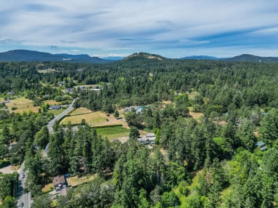 Luxury estate at 4740 Beaverdale Road, Victoria, BC — photo 12