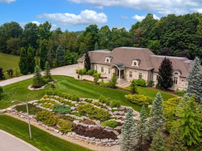 Luxury estate at 95 Eden Vale Dr, King City, ON — photo 2
