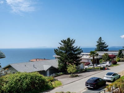 Luxury estate at 14535 Sunset Drive, White Rock, BC — photo 5