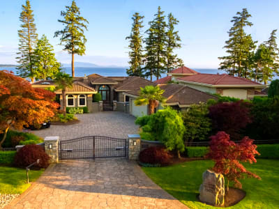 Luxury estate at South Surrey — photo 1