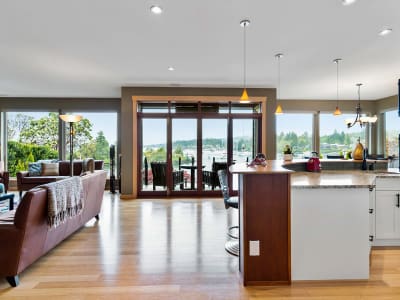 Luxury estate at Brentwood Bay, BC — photo 32