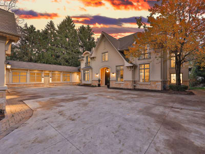 Luxury estate at Burlington — photo 5
