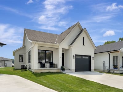 Luxury estate at 10 Macneil Court, Port Burwell, ON — photo 5
