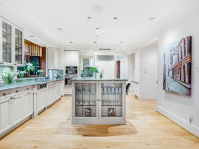 Luxury estate at 2817 Bellevue Avenue, West Vancouver, BC — photo 9