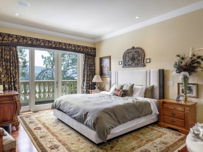 Luxury estate at 983 Westpoint Drive, Kelowna, BC — photo 8