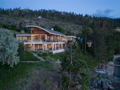 Luxury estate at 5560 Lakeshore Road, Kelowna, BC — photo 2