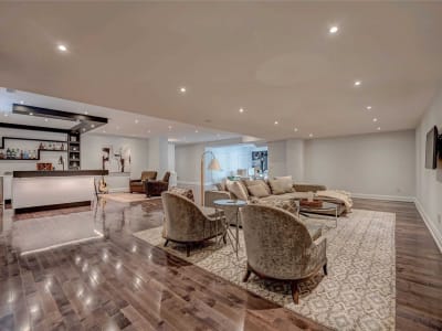 Luxury estate at 53 Royalavon Crescent, Toronto — photo 13