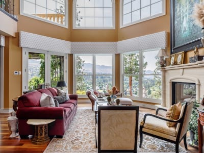 Luxury estate at 983 Westpoint Drive, Kelowna, BC — photo 3