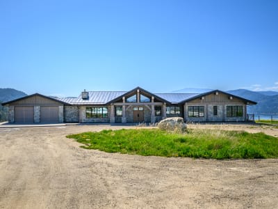Luxury estate at 8399 Bench Row Road, Vernon, BC — photo 7