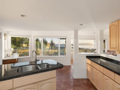 Luxury estate at 10339 Sunshine Coast Highway, Halfmoon Bay, BC — photo 17