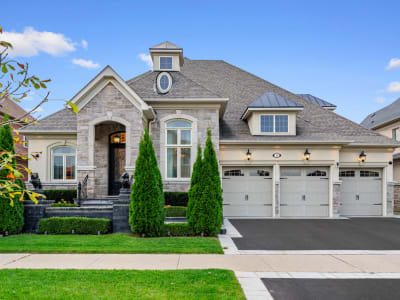 Luxury estate at 28 Chuck Ormsby Crescent, King City, ON — photo 1