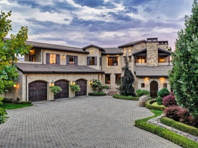 Luxury estate at 4303 Takla Road, Kelowna, BC — photo 2