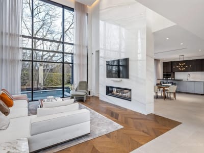 Luxury estate at 45 Place Kathleen Laing, Dorval, QC — photo 2