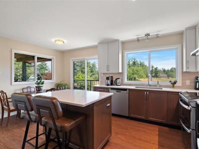 Luxury estate at 1649 Charlton Road, Victoria, BC — photo 6