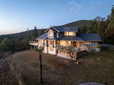 Luxury estate at 10339 Sunshine Coast Highway, Halfmoon Bay, BC — photo 3