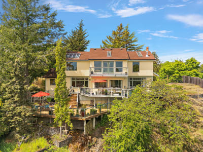 Luxury estate at 1019 Terrace Avenue, Victoria, BC — photo 1