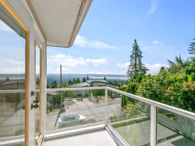 Luxury estate at 530 Craigmohr Drive, West Vancouver, BC — photo 16