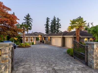 Luxury estate at South Surrey — photo 2