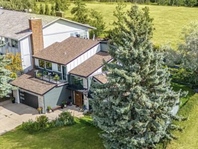 Luxury estate at 204 Pump Hill View SW, Calgary, AB — photo 2