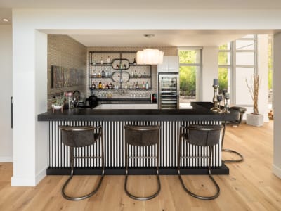 Luxury estate at 1750 Westside Road, Kelowna, BC — photo 9