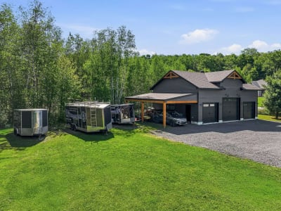 Luxury estate at 3 Rue de Beaupré, Granby, QC — photo 3