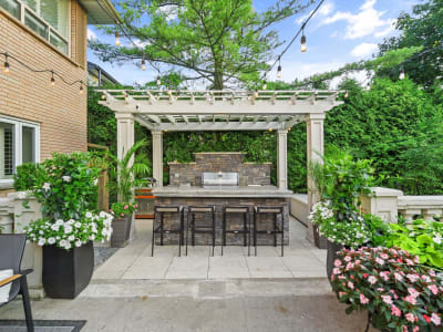 Luxury estate at 14 Delbrook Court, Hamilton, ON — photo 8