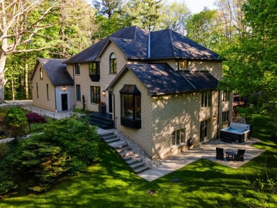 Luxury estate at 18 Elder Crescent, Hamilton, ON — photo 1