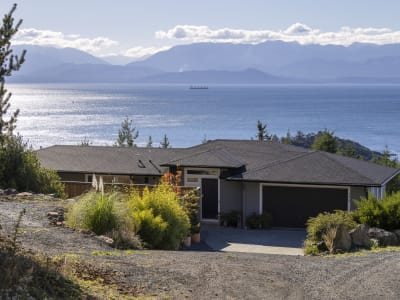 Luxury estate at 7470 Thornton Heights, Sooke, BC — photo 1