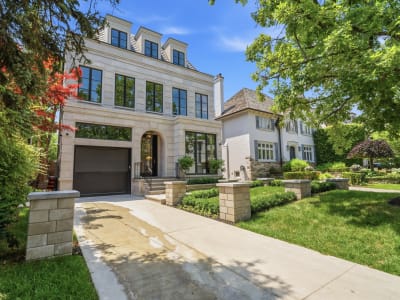 Luxury estate at 204 Forest Hill Road, Toronto, ON — photo 2