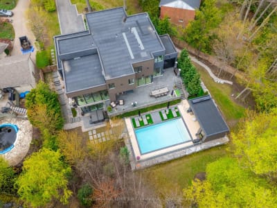 Luxury estate at 1102 Crestview Street, Oakville, ON — photo 4