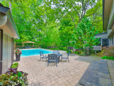 Luxury estate at 1293 Greenoaks Drive, Mississauga, ON — photo 17