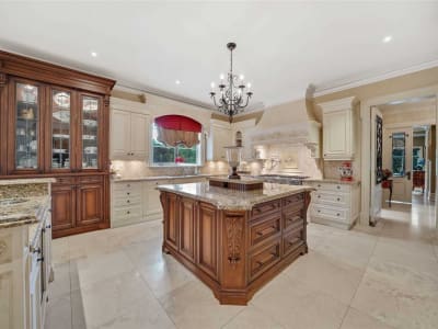 Luxury estate at 76 Scotch Valley Drive, King City — photo 9
