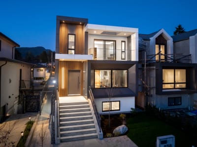 Luxury estate at 838 East 14th Street, North Vancouver, BC — photo 3