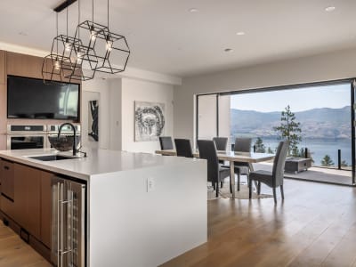 Luxury estate at West Kelowna, BC — photo 21