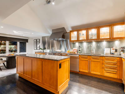 Luxury estate at 3262 West 1st Avenue, Vancouver, BC — photo 19