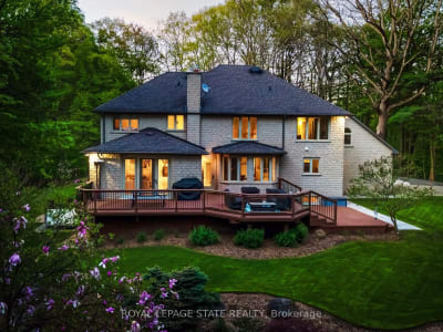 Luxury estate at 18 Elder Crescent, Hamilton, ON — photo 7