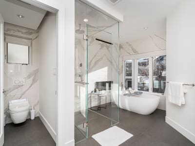 Luxury estate at 3262 West 1st Avenue, Vancouver, BC — photo 11