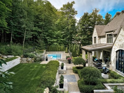 Luxury estate at 528 Rue du Sommet, Mont Saint-Hilaire — photo 4