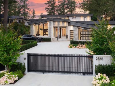 Luxury estate at 2565 141 Street, Surrey, BC — photo 2