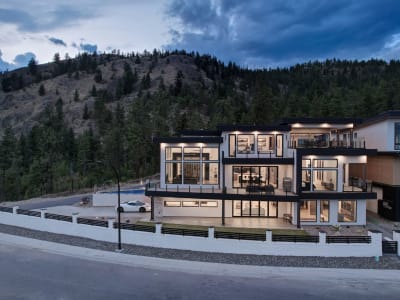 Luxury estate at West Kelowna, BC — photo 32