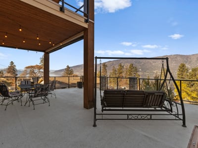 Luxury estate at 10989 Maddock Avenue, Lake Country, BC — photo 6
