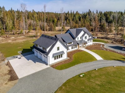 Luxury estate at 5180 Willis Way, Courtenay, BC — photo 2