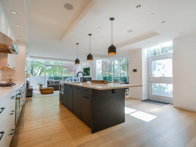 Luxury estate at 403 Beach Crescent, Vancouver, BC — photo 3