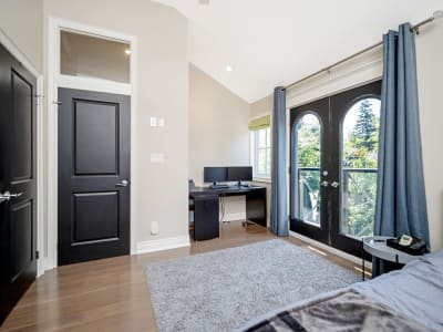 Luxury estate at 19 Lake Street unit 18, Grimsby, ON — photo 26