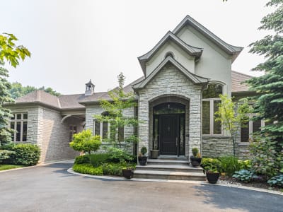 Luxury estate at 115 Rosemary Lane, Ancaster, ON — photo 2