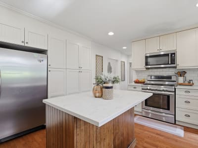 Luxury estate at 1425 129 Street, Surrey, BC — photo 8