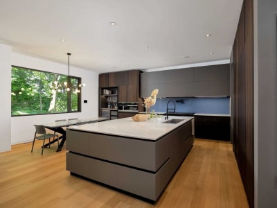 Luxury estate at 11 North Drive, Toronto — photo 7